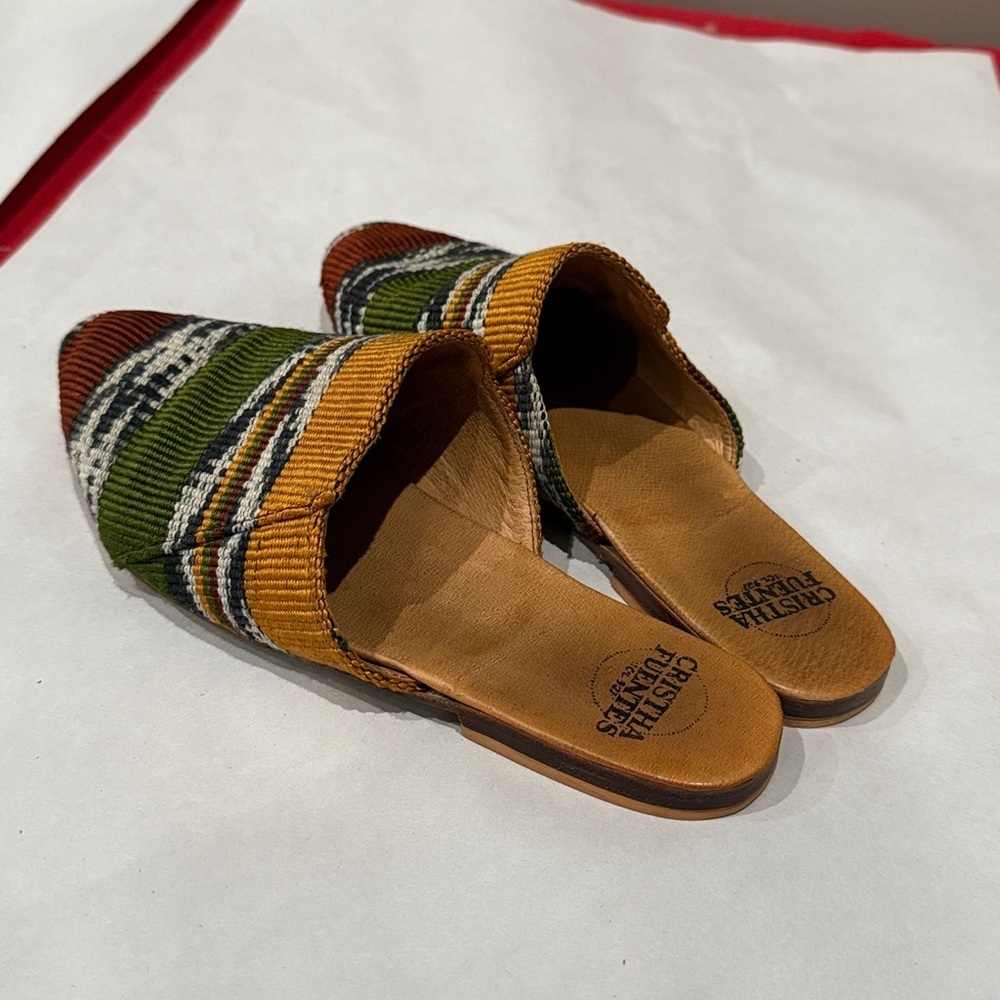 Trendy Multicolor handmade Woven Flats - Picture 3 of 5